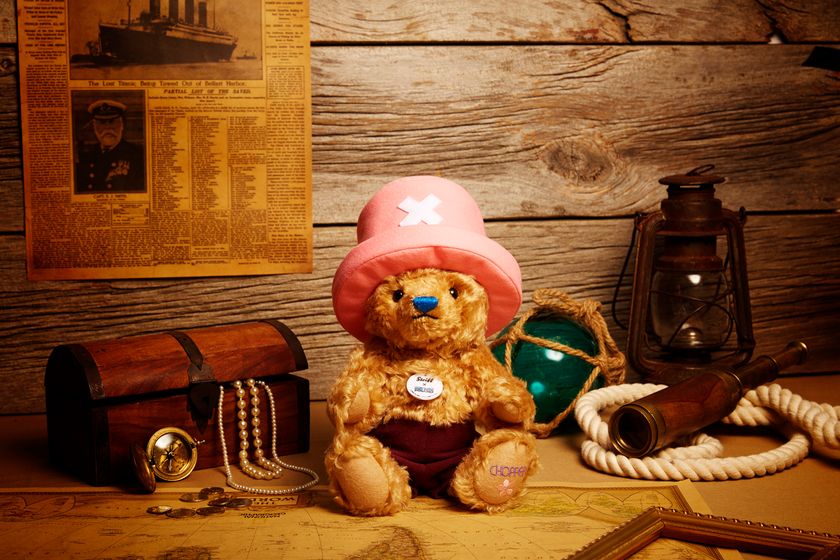 ONE PIECE「チョッパー」の服を着たテディベアが登場　
1,500個限定！老舗ブランド「シュタイフ」とコラボ