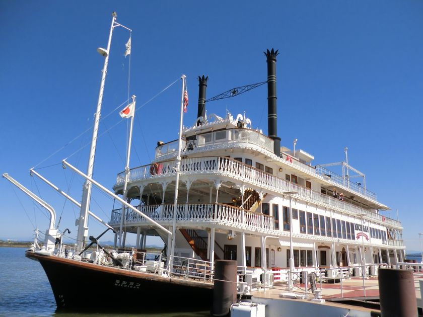 敬老の日記念！
65歳以上の方を含むご家族の乗船料が半額に！
ミシガン乗船料「シニア割」