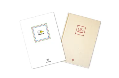 布張りの表紙をケースに入れて