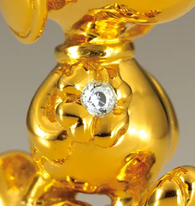 クローバーに煌めく天然ダイヤ