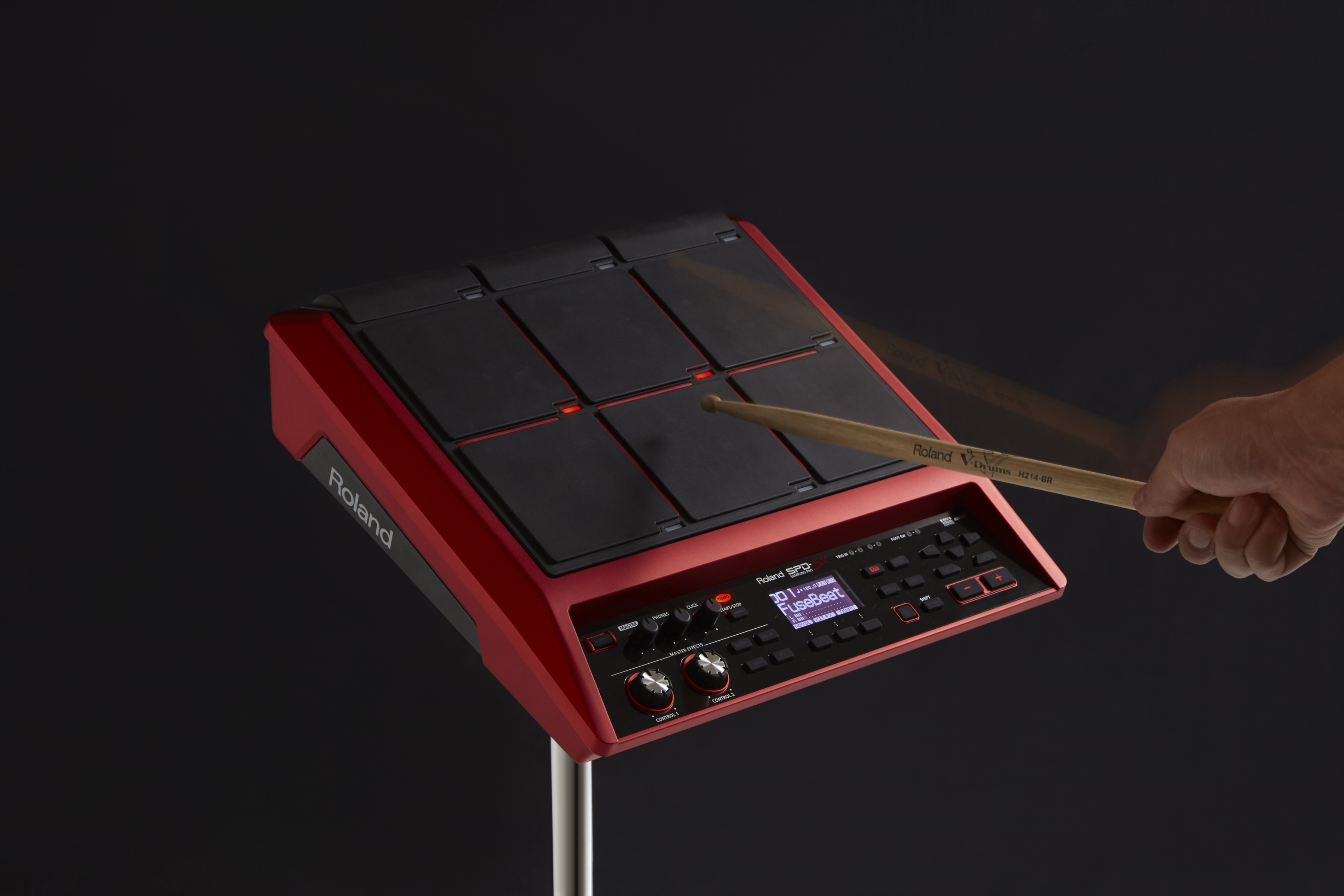 好みの音色やフレーズを録音してスティックで演奏できるサンプリング
