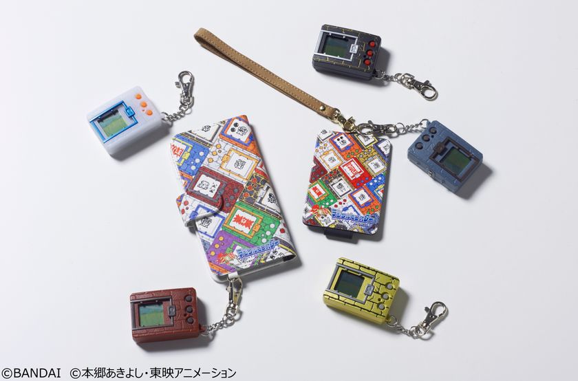 「デジモン」懐かしの歴代ゲーム機を敷き詰めた
総柄デザインのスマホケース＆ICカードケース登場