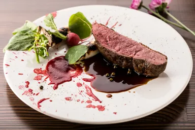 名物！幻の鴨！紀州鴨のロースト〜マデラとグリーンペッパー〜