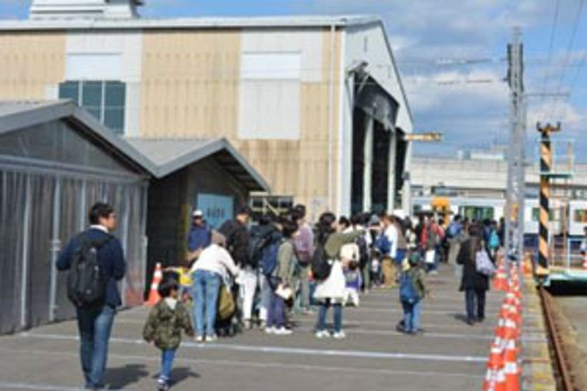 事前応募制　11月3日(金・祝)、
「鉄道の日 はんしんまつり 2017」を開催！！
過去最大7,000名をご招待！　
～「電車と綱引き体験」や「洗車機通過体験」など充実の内容！～