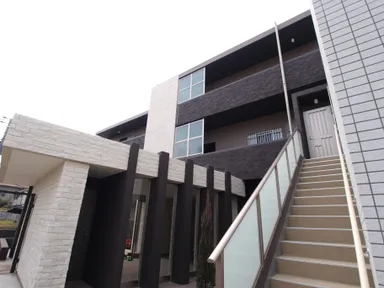 ルネスマンション緑丘エントランス前