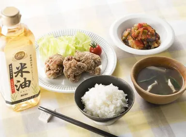 絶品からあげとたっぷり野菜の定食