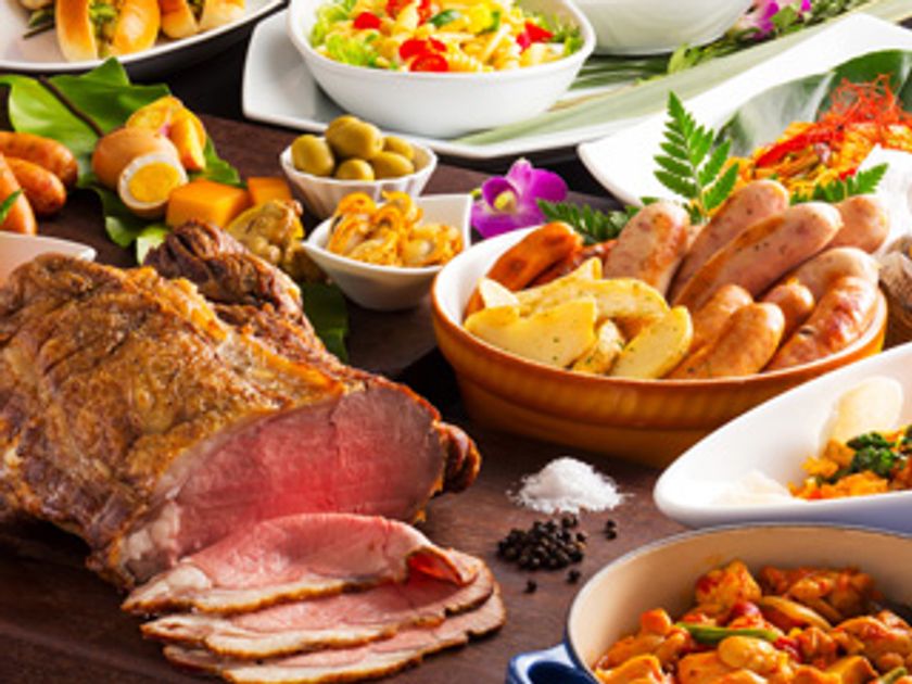 食事に気遣う人は「栄養バランス」を最も意識
食の制限に対する悩みの対応方法は、
雑誌・ネットで情報取得する人が約4割で最多