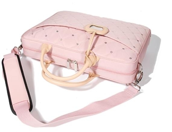 abbi New York、女性向けPCバッグ「MINA」のピンクが新登場|株式会社 abbi New York、女性向けPCバッグ「MINA」のピンクが新登場|株式会社