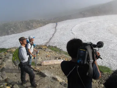「白山」山頂近くの「千蛇ヶ池」にて