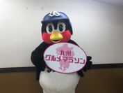 明治神宮野球場で九州グルメを食べながらマラソン！つば九郎が応援サポーターとなって12月2日開催