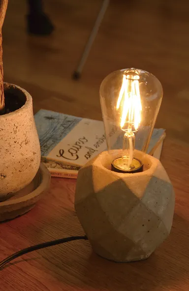 CONCE2(コンセ2)5,500円／電球付：9,000円