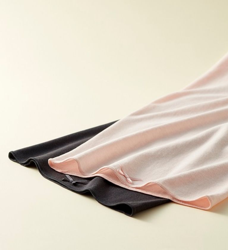 〜昨年大人気だったボディウォーマーが新色で再登場！〜
2017 年10 月26日（木）より数量限定発売！
『遠赤ボディウォーマー』