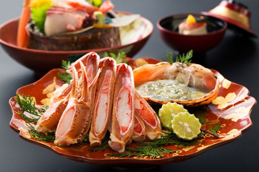 加賀で ズワイ蟹 の会席料理を11月8日 3月日に提供 紅葉 雪を眺める露天風呂に入って贅沢なひと時を 吉祥やまなかのプレスリリース