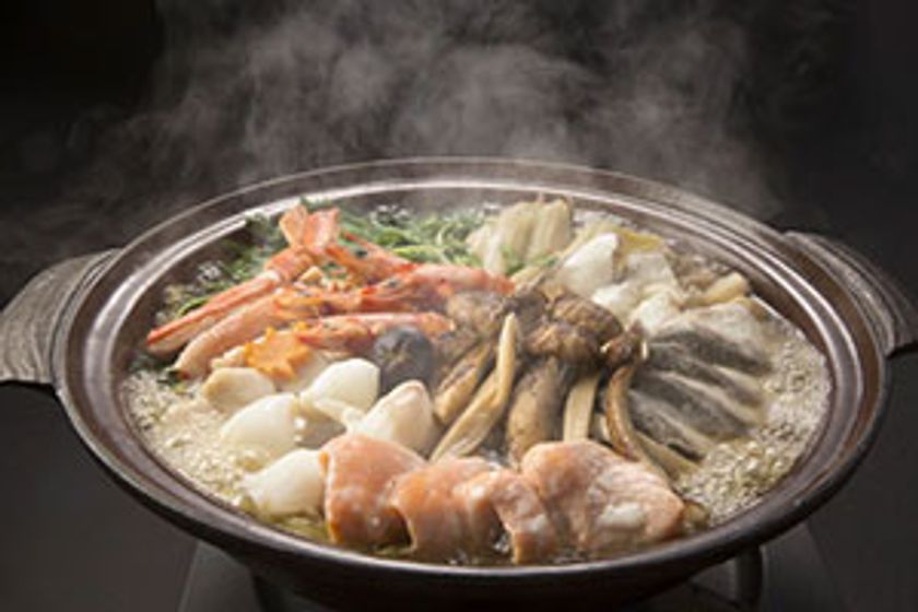 自慢のだしを使った 深まりゆく秋を感じる鍋料理
「松茸と海鮮鍋」を販売
日本料理「花せんり」にて 月替わりで季節鍋料理を販売中