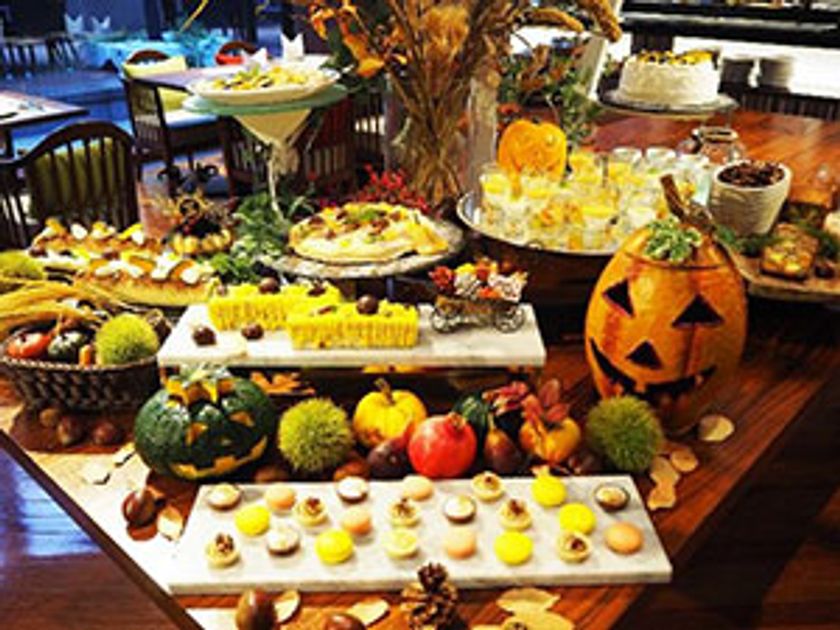 ハロウィンバージョンのフォトジェニックなドルチェがズラリ！
店内の窯で焼き上げる「デザートピッツァ」もお楽しみいただける
ハロウィン限定 イタリアンドルチェブッフェ