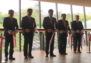 知事テープカット