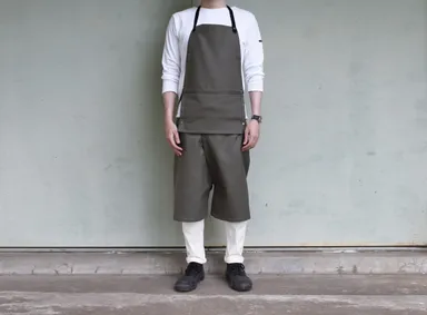 KASANE apron オリーブ