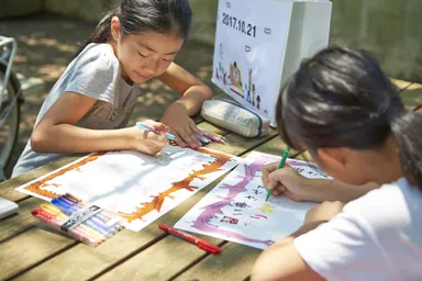 みんなで作業中！