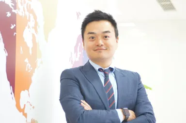 李 嘉章（り よしあき）氏