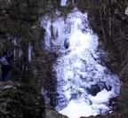 払沢の滝氷結
