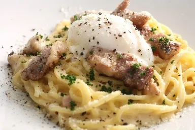 不動の人気、カルボナーラ