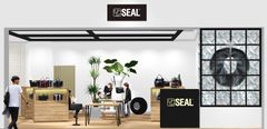 日本初、廃タイヤチューブ再利用のバッグ類を扱う「SEAL」ららぽーと海老名に体験型ショップを10月24日オープン