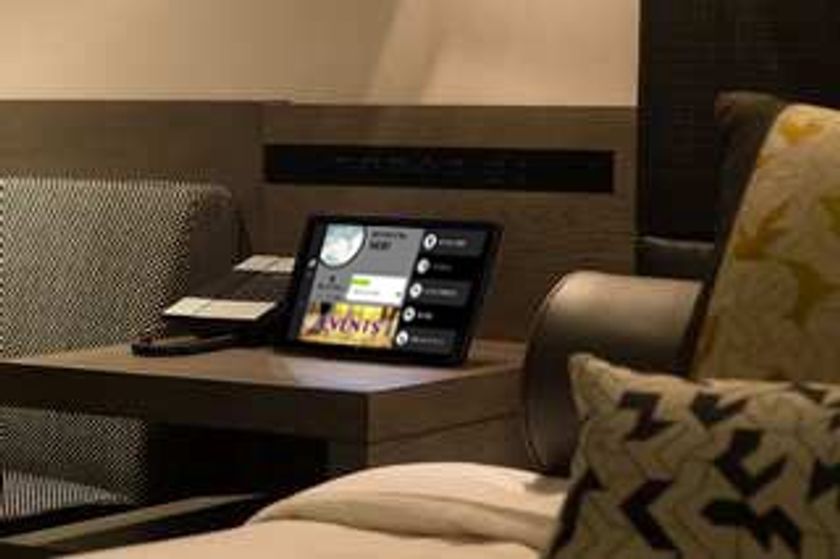 客室設置型タブレット『ee-TaB*（イータブ・プラス）』
本年10月21日よりホテルニューオータニ（東京）にて導入開始