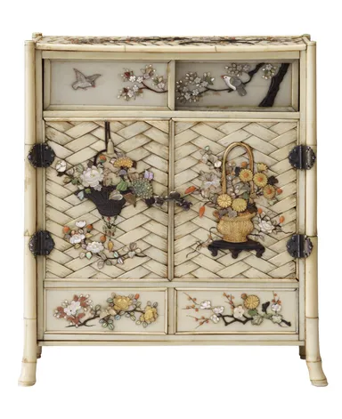 Photo.09 芝山細工　花籠図小箪笥 明治時代