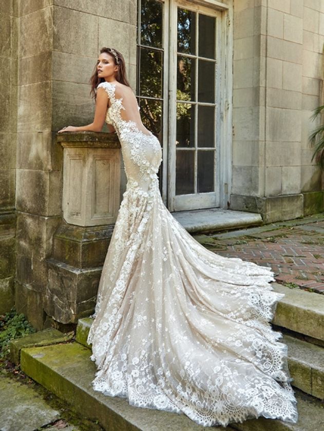 Couture Wedding Salon “MAGNOLIA WHITE”
エクスクルーシブブランドGalia Lahav(ガリア・ラハヴ) 
花モチーフが優美に舞う「Emma」のオーダーをスタート