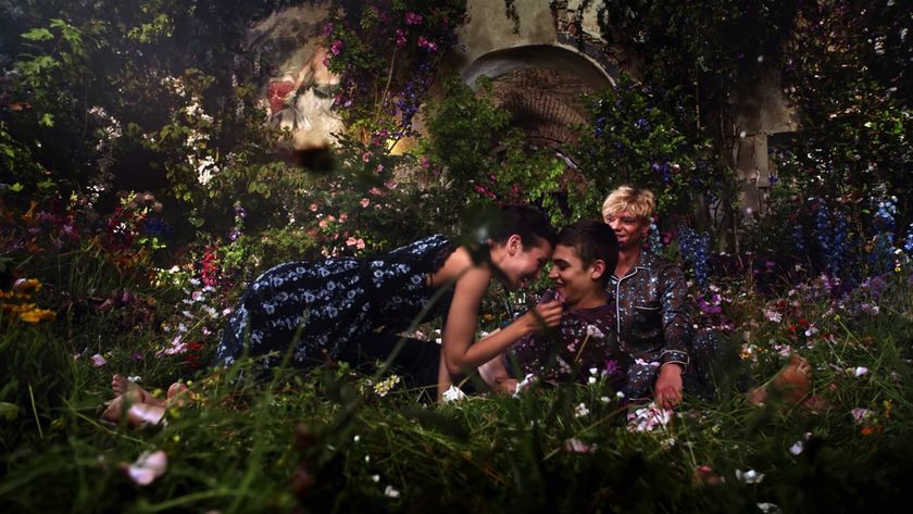 「ERDEM(アーデム) x H&M」コレクション、
11月2日（木）より発売
花咲き乱れる邸宅でのラブストーリーを描く
美麗ムービー公開
制作は映画監督バズ・ラーマン