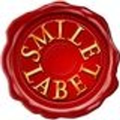 株式会社スマイルレーベルのロゴ