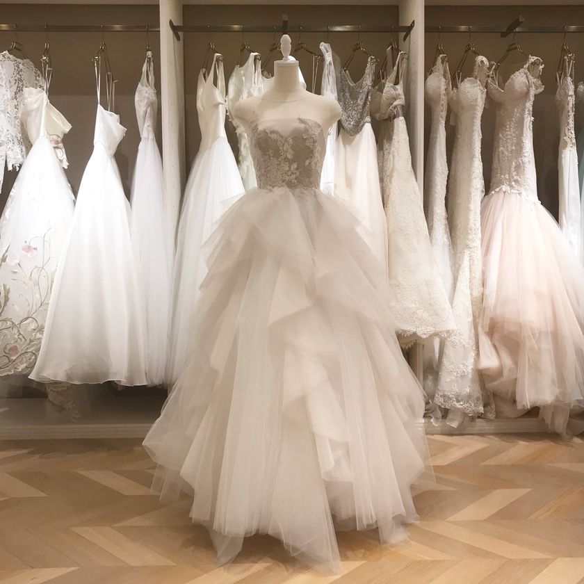 Couture Wedding Salon “MAGNOLIA WHITE”
ロンドンのウエディングドレスブランド
「David Fielden(デヴィッド・フィールデン)」の最新コレクションを入荷