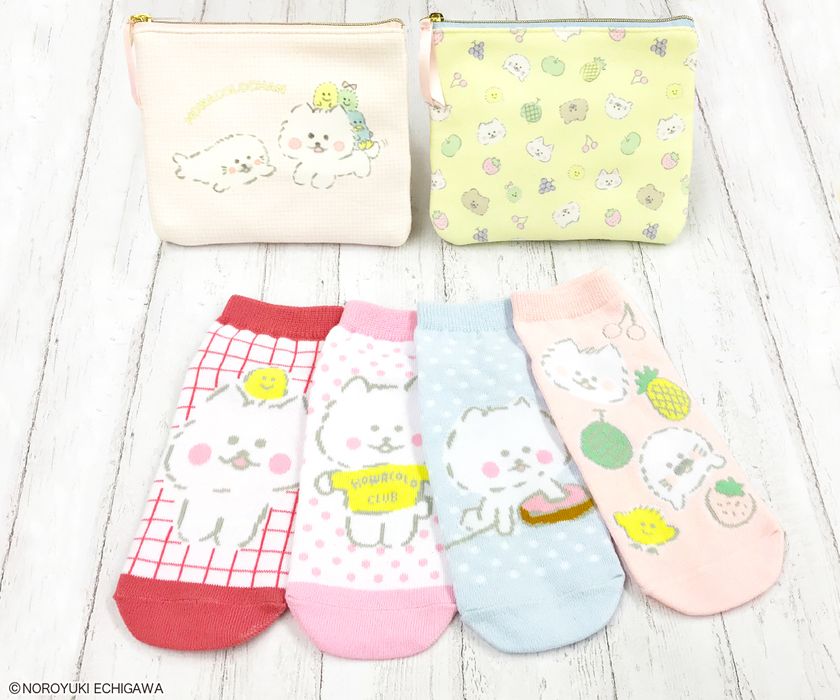 【ほわころくらぶ】えちがわのりゆきさんが描く
“ほわころちゃん”に、ひとめ惚れ！
思わず心がほわっとするソックス・ティッシュポーチが登場