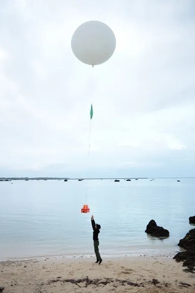 岩谷圭介氏　ふうせん打ち上げの様子