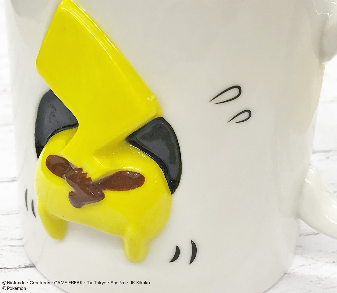 ポケモン ピカチュウがくっついちゃった 立体的なピカチュウがかわいいマグカップ2種が登場 株式会社スモール プラネットのプレスリリース