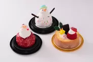 （左）サンタクロースケーキ、（中）スノーマンケーキ、（右）クリスマスロールケーキ