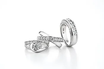 プラチナ・ツインエタニティリング