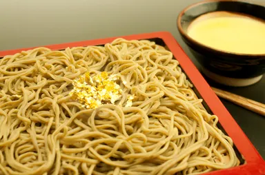 金粉入り黄金そば