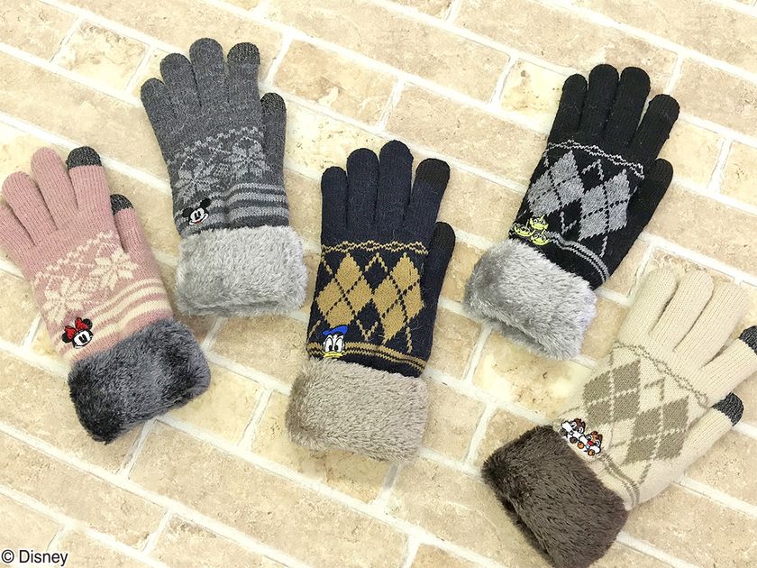 おしゃれも防寒もバッチリ！寒い冬も乗り切れる
ディズニーキャラクターのあったかニット小物が新発売