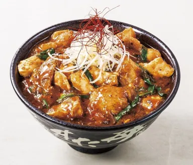 【11・12月限定メニュー】“厚熱”すたみなマーボー丼 880円(税込)