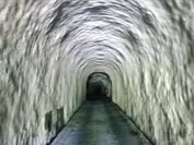 旧深谷トンネルの“コブクロ”地帯