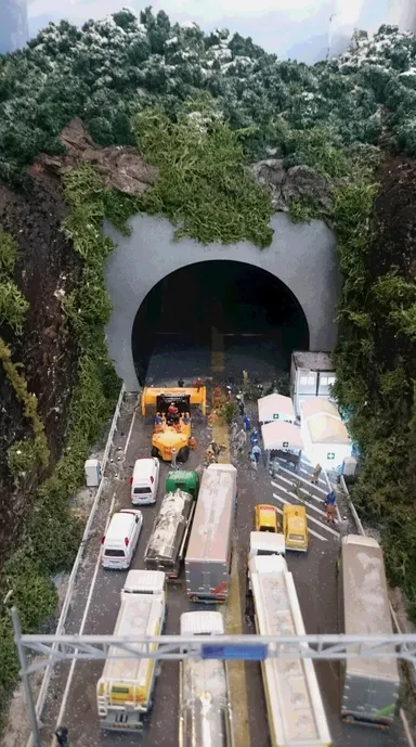 ジオラマ「トンネル 闇に鎖された男」1