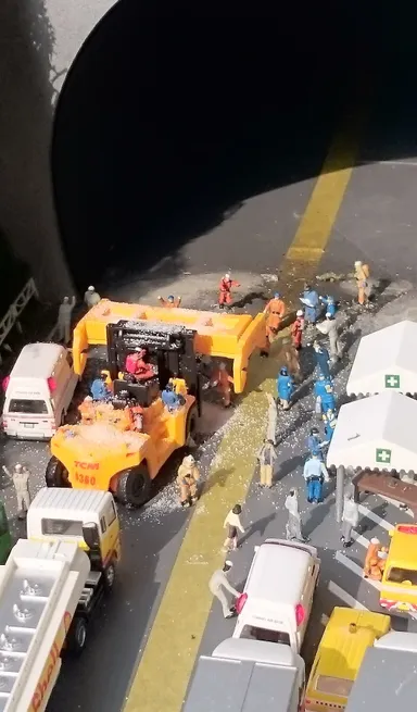 ジオラマ「トンネル 闇に鎖された男」3