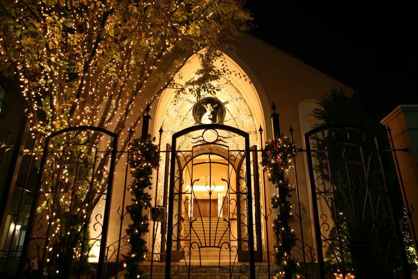 TAKAMI BRIDAL運営の全国の教会にて
キャンドルナイトをはじめとするクリスマスイベントを開催