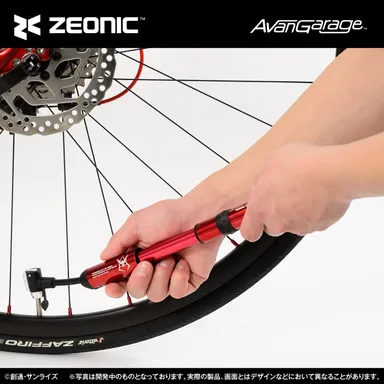 携帯空気入れ(使用イメージ)