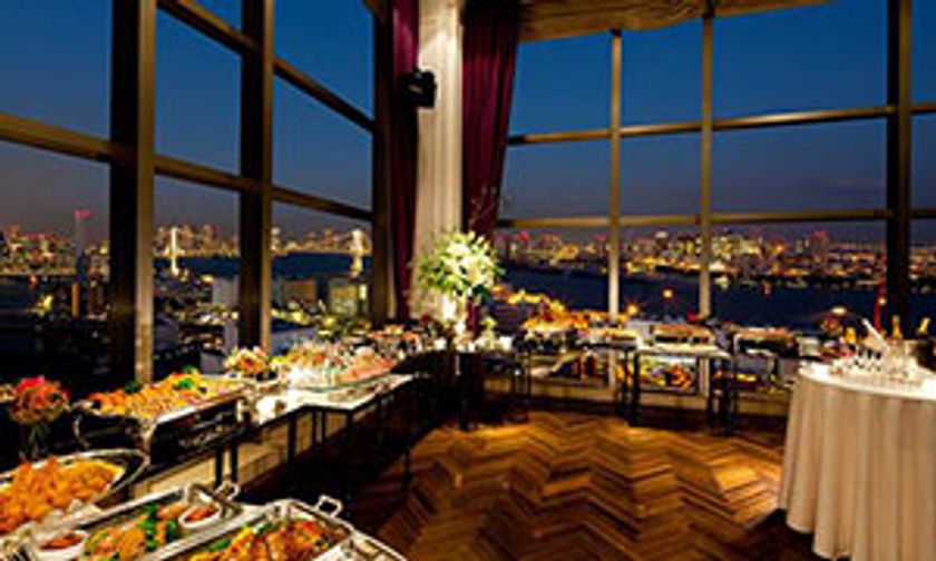 地上100mの天空のバンケットで獅子が噛む！
「スカイビュー開運バイキング2018」
第一ホテル東京シーフォートにて　三が日限定開催