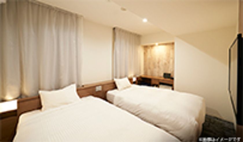 客室設置型タブレット『ee-TaB*（イータブ・プラス）』
客室からのタクシー呼び出し可能に、
旅全体をサポートするサービスへ拡大