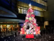 渋谷ヒカリエ_クリスマスツリー(C)Disney