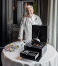 世界最高のレストラン「ギ・サヴォア」がコインになって登場！高級フランス料理の世界観を金・銀貨で再現！