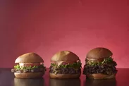 ハンバーガー(左からシングル・ダブル・トリプル)